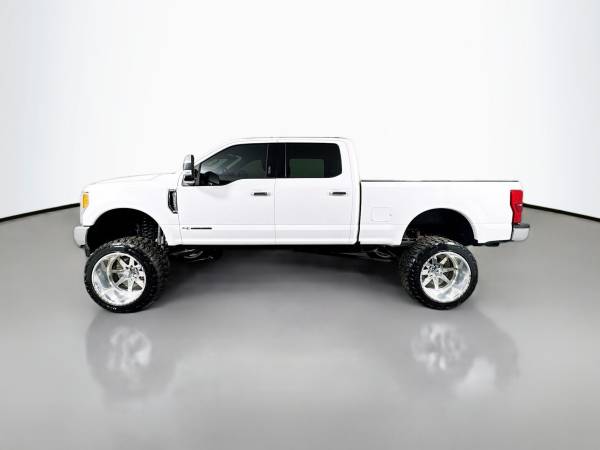 2017 Ford Super Duty F-350 - Photo 2