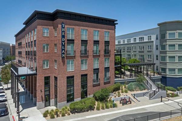1BD, 1BA - Luxury Homes ✨ W/ In-Unit Laundry At The Dylan! 1