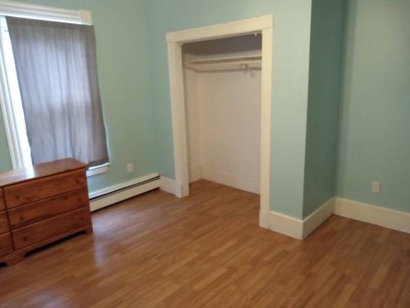 $950 / 1br - Beautiful room share in Marlborough-free parking, free laundry (Marlborough)63809989291651122