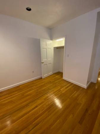$2,400 / 1br - 1B1B in North End w/ Laundry, Central AC, No Fee & Avail. November 1!! (North End, Boston)63856336642945124
