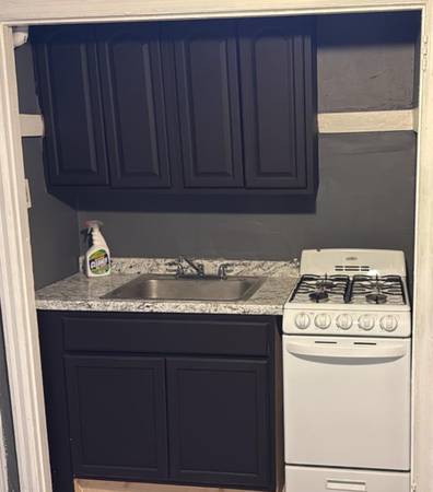 $800 / 1br - 1bedroom $800dollars new kitch and bath- must have no eviction (West Oxford & N 21st)63666782653697123