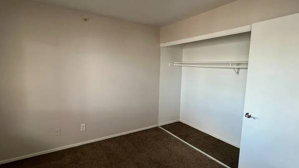 $764 / 1br - 450ft2 - 1 dormitorio, 1 baño, pisos laminados de madera noble63859497450499122