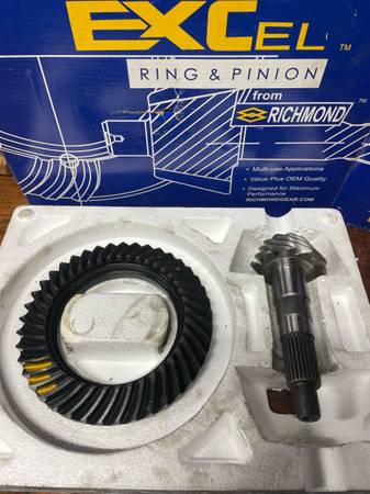 DANA 30 3:73 RING AND PINION GEARS 1