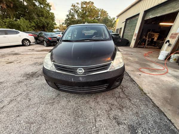 2010 Nissan versa 1