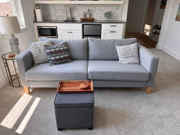 Comfortable sofa in perfect shape 1