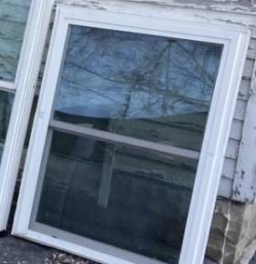 One Vinyl Replacement window, Excellent Condition 43113 ZIP CODE 1