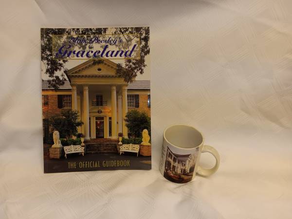 1994 Elvis Graceland Guía y taza - $10 (North Park / Hollywood Park / Mayfair)63470116128771121