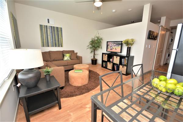 $1,550 / 1br - City Outside. Tranquility Inside. Enjoy Both Here @ AnnDeLee! (NE Portland, Hollywood, Grant Park)64038883329666124