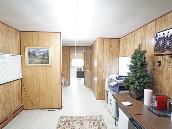 $1,800 Commercial Space with PARKING & STORAGE OPTIONS (Carroll Gardens/Gowanus)63912046010626122