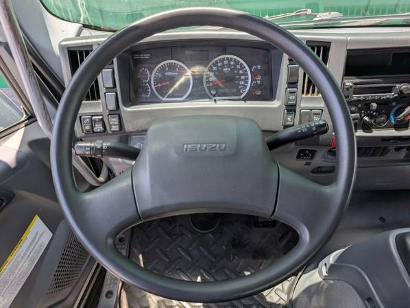 2018 Isuzu FTR 24FT - Photo 13