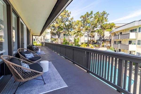 $3,769 / 2br - 1050ft2 - 2/BD 2/BA, Barbeque Grills, Granite Countertops (belmont)63946805268867120