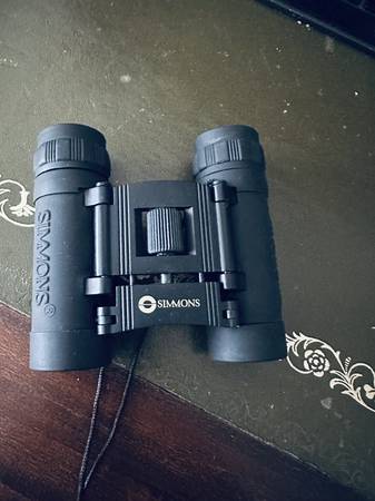Simmons 8x21 Compact Binoculars Travel Hiking Lightweight 1