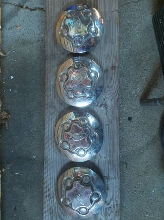 Ford Ranger center caps 1