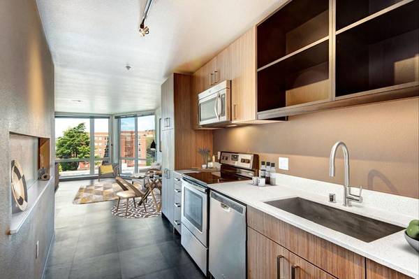 $2,083 / 1br - 505ft2 - Stainless Steel Appliances, Floor-to-Ceiling Windows (Seattle)63688352059907120