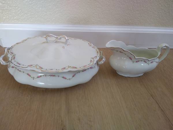 Johnson Brothers England Vintage China Set 1