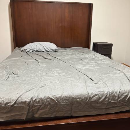bed frame with head board and foot board 1