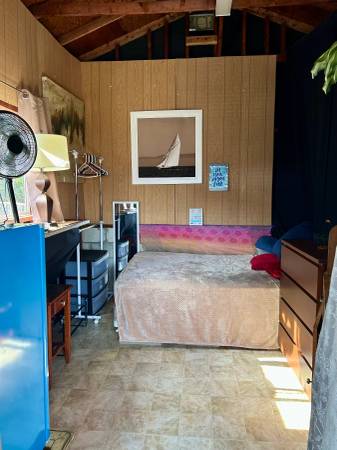 $850 / 1br - 40ft2 - Private Room in Garage!  $850 per month!!! (Oceanside)63998453590402120