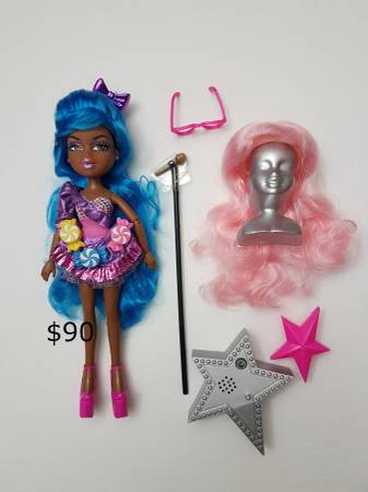 REDUCED - NEW deboxed 2012 Bratz Style Starz SASHA doll, works 1