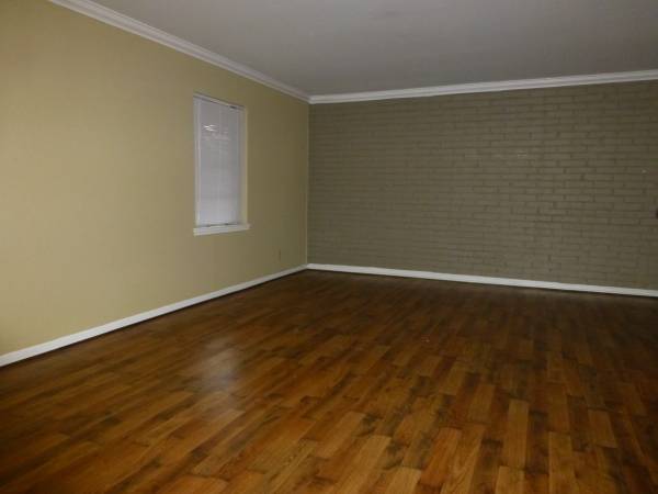 $1,275 / 2br - Spacious 2 br apt near Whole Foods Market (West U/Bellaire: Stella Link/Holcombe)63924043219715121