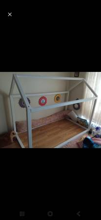 Montessori twin bed frame 1