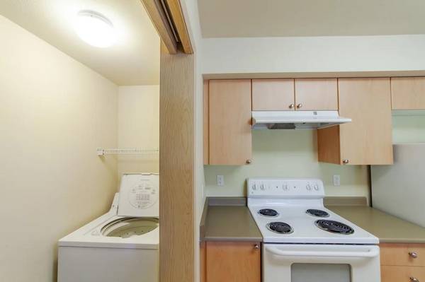 $2,101 / 2br - 1000ft2 - Extra Storage, Community Room with Free Wi-Fi, His & Her Closets (Lakeland Hills)63874307590659124