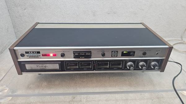 Akai CR-80-SS Surround Stereo 8 - Track 8track Player - Needs work 1