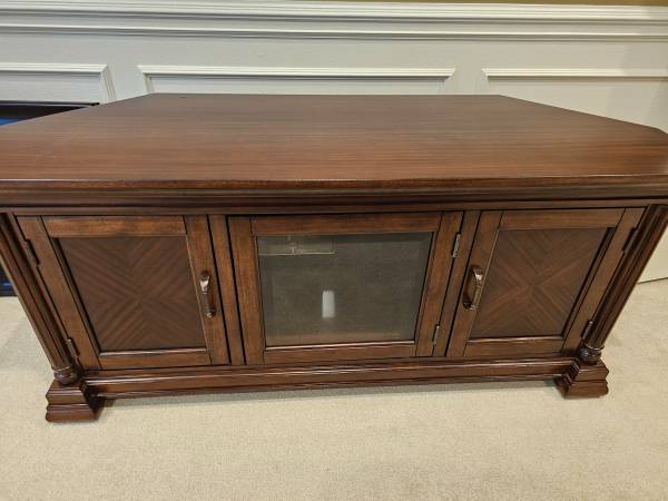 Media / TV Console 1