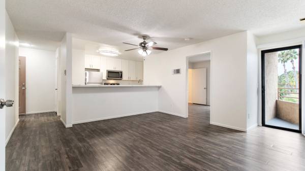 $2,695 / 2br - 950ft2 - *OPEN HOUSE: 10/12 11AM-1PM* Spacious 2BR in OB/Point Loma + Parking (San Diego)63998604819843120