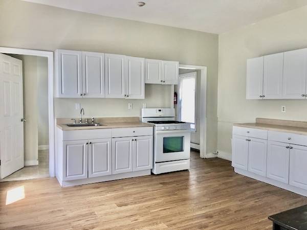$795 / 4br - Room for Rent, Includes All Utilities & WiFi, walk to UML South Campus (Lowell)63996544977027120