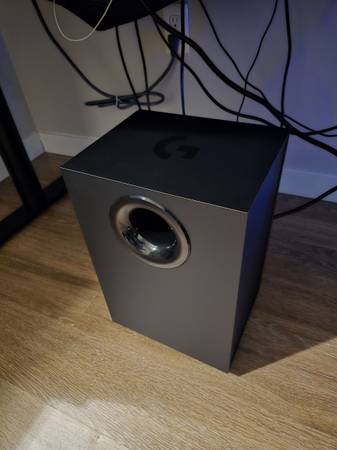 Logitech G560 PC gaming speaker system 1