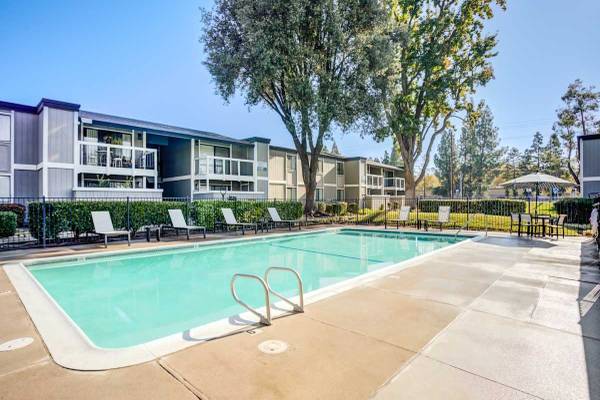 $1,651 / 2br - 850ft2 - 2/hab 1/ba, Clubhouse, ventiladores de techo (2825 Tiber Dr, Sacramento, CA)63844735765505123