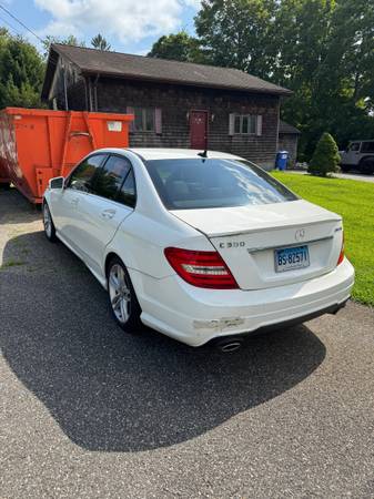 2013 Mercedes C300 Sport - $5.500 (Litchfield)63470784588291122