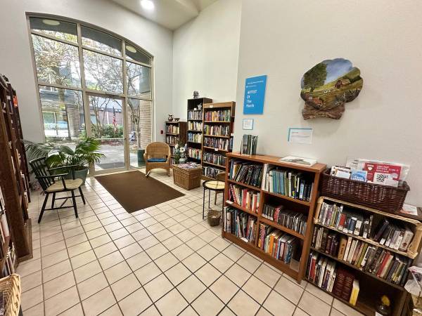 $350 / 1br - 441ft2 - Abundant windows for added light Featured amenity, Electric stove (Olympia)63688514464131120