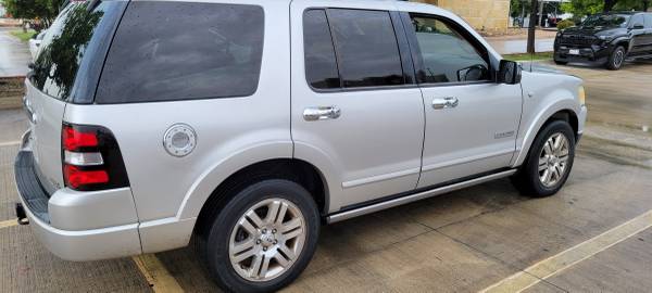 Ford Explorer 1