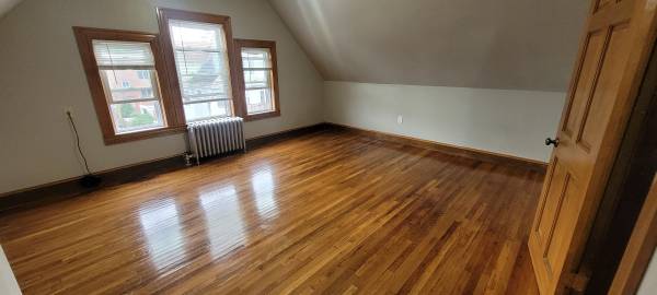 $1,300 / 5br - $1300, Utilities and wifi included! (Dorchester)63996406112899121