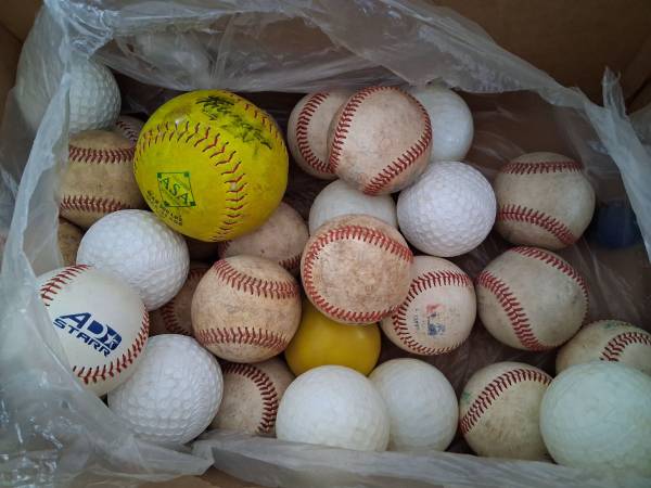 Baseballs+tennis balls 1