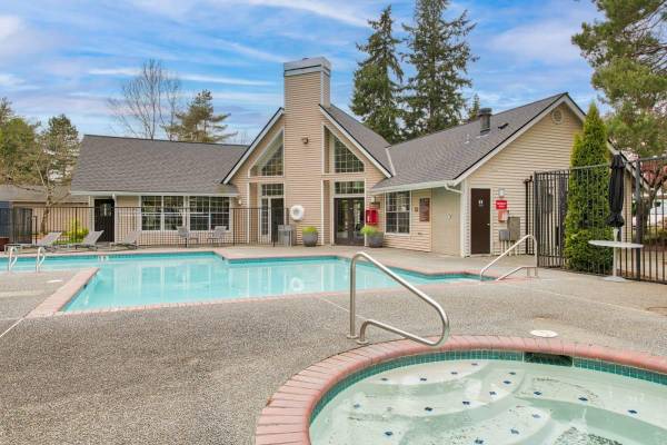 $2,463 / 3br - 1130ft2 - Comfort, Space & Style! (Kent, Auburn, Renton, Sea-Tac, Seattle, Maple Valley)63852580355841123