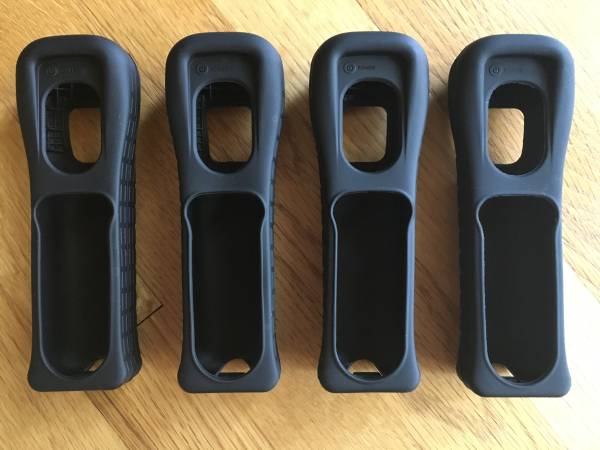 4 BRAND NEW OEM Nintendo Wii Remote Wiimote Silicone Sleeve Cover Grip 1