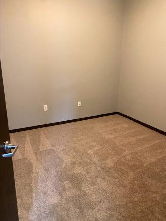 $2,034 / 2br - 1243ft2 - 2 bedroom With Den! Available OCTOBER 20!64020843484163124
