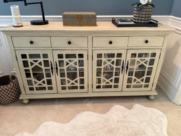 Nice Credenza 1