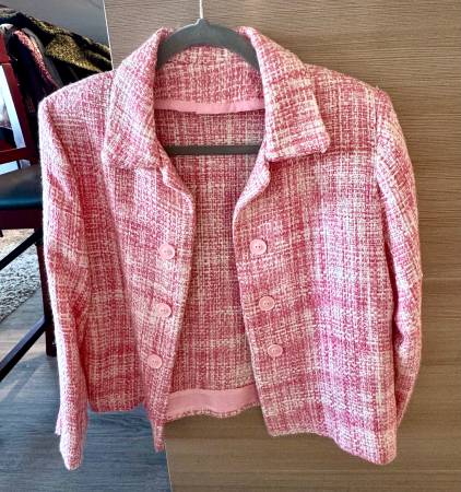 Beautiful Vintage Pink Tweed Chanel Style Coat 1