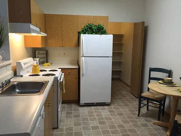 $1,598 / 2br - 2/BD, Courtyard, Located Near Bus Line (1717 Sheridan Road, Bremerton, WA)63944823137923123