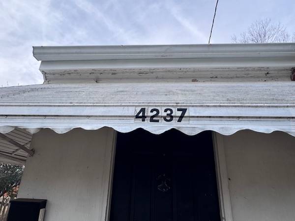 4237 WHITE STREET APT. A 1