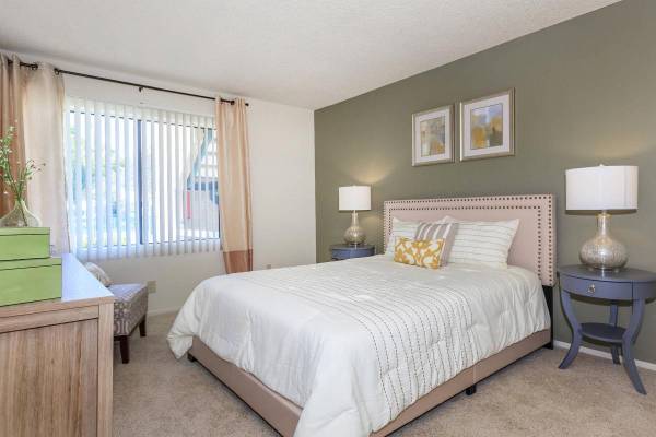 $2,449 / 2br - 945ft2 - $500 off October Move in Special, Vaulted Ceilings, Private Patio (Santa Clarita)63953217623299124