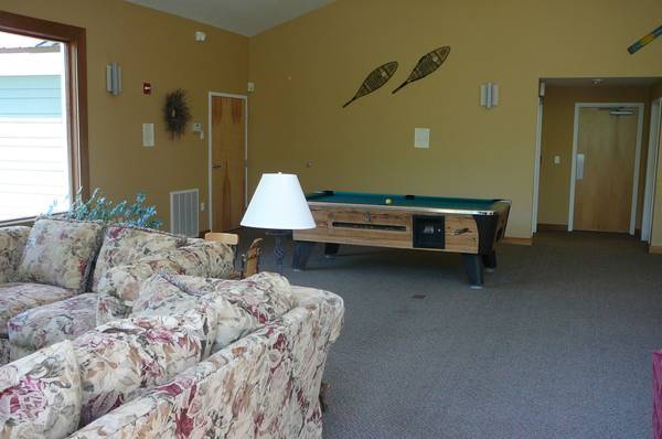 $130 / 2br - 900ft2 - Rivergreen Resort Condo Unit  w/pool  Weekends of Oct 17-19, Oct 24-26 (White Mountains - Lincoln, NH)63931655359235124