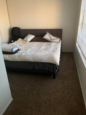 2 bedrooms available with a shared bathroom 1