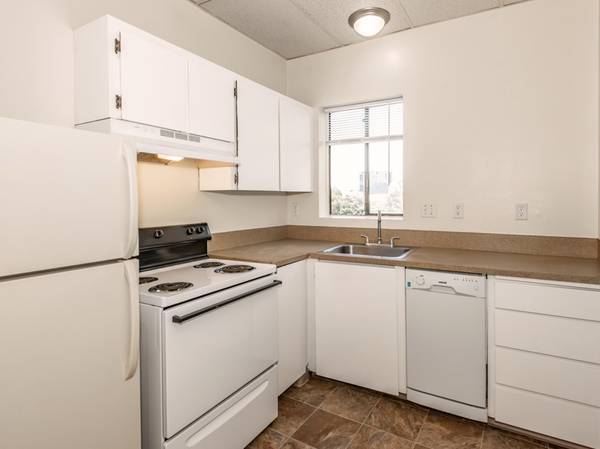 $1,099 / 1br - Comfortable Portland 1 Bed - Near the MAX & Portland Art Museum (Goose Hollow on 14th)63914854747907124