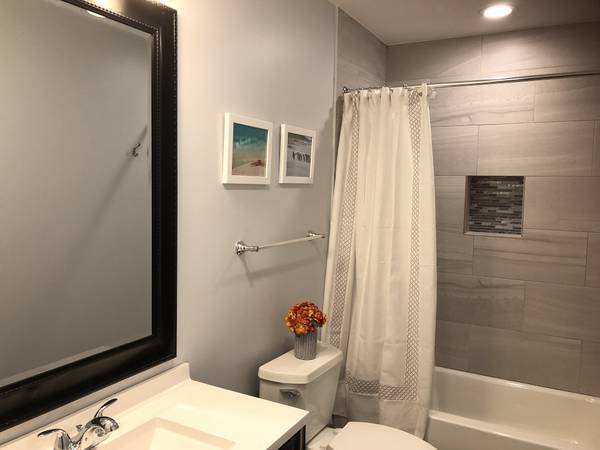 $720 Bedroom Rental w/ Shared Bath in Riverwoods ($720-$840) (Riverwoods)63500160547841121