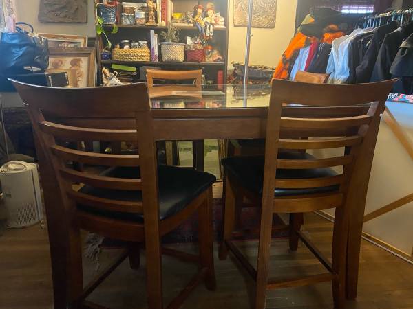 Dining table with 6 chairs 1