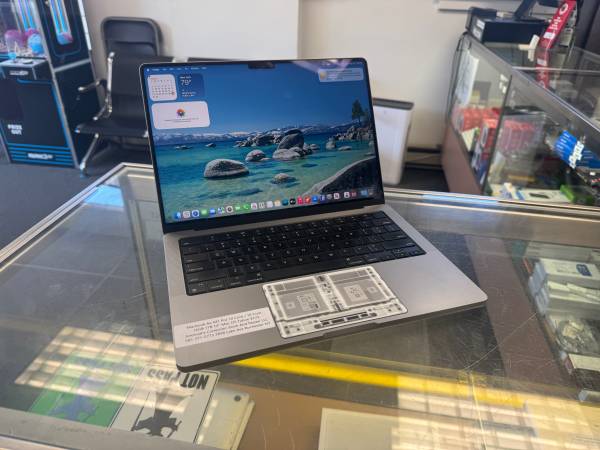 Apple Macbook Pro 14" 10 Core / 16 Core 1TB SSD Mac OS Tahoe 1